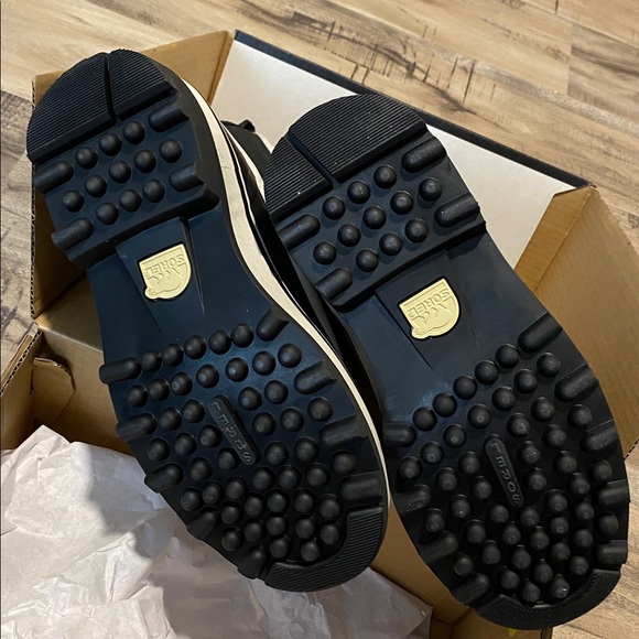 Sorel Black and White Winter Boots - Picture 6 of 9